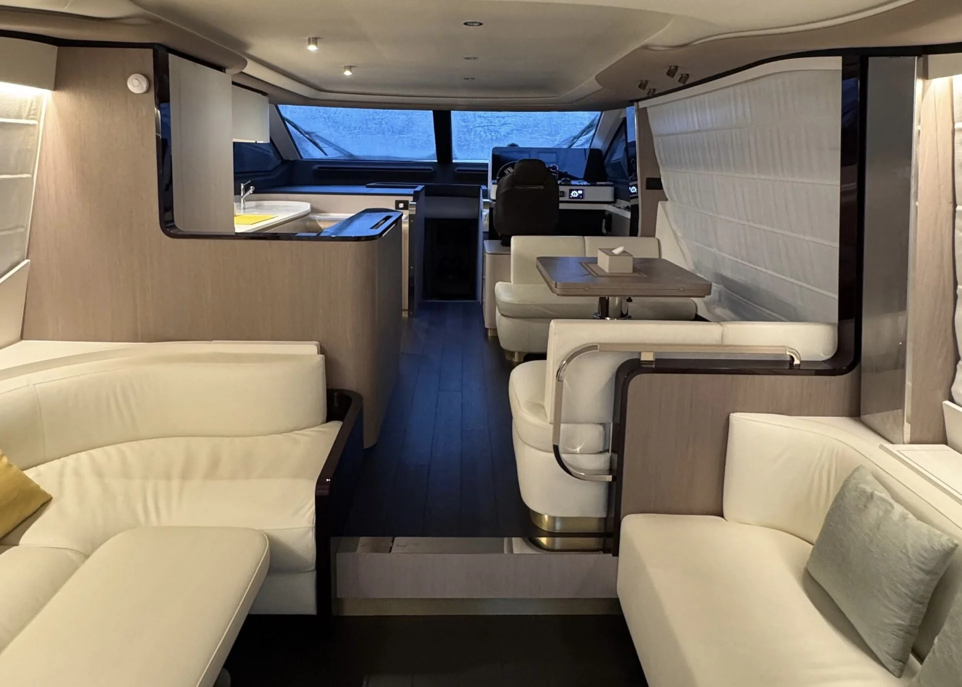 Azimut 60 — popa