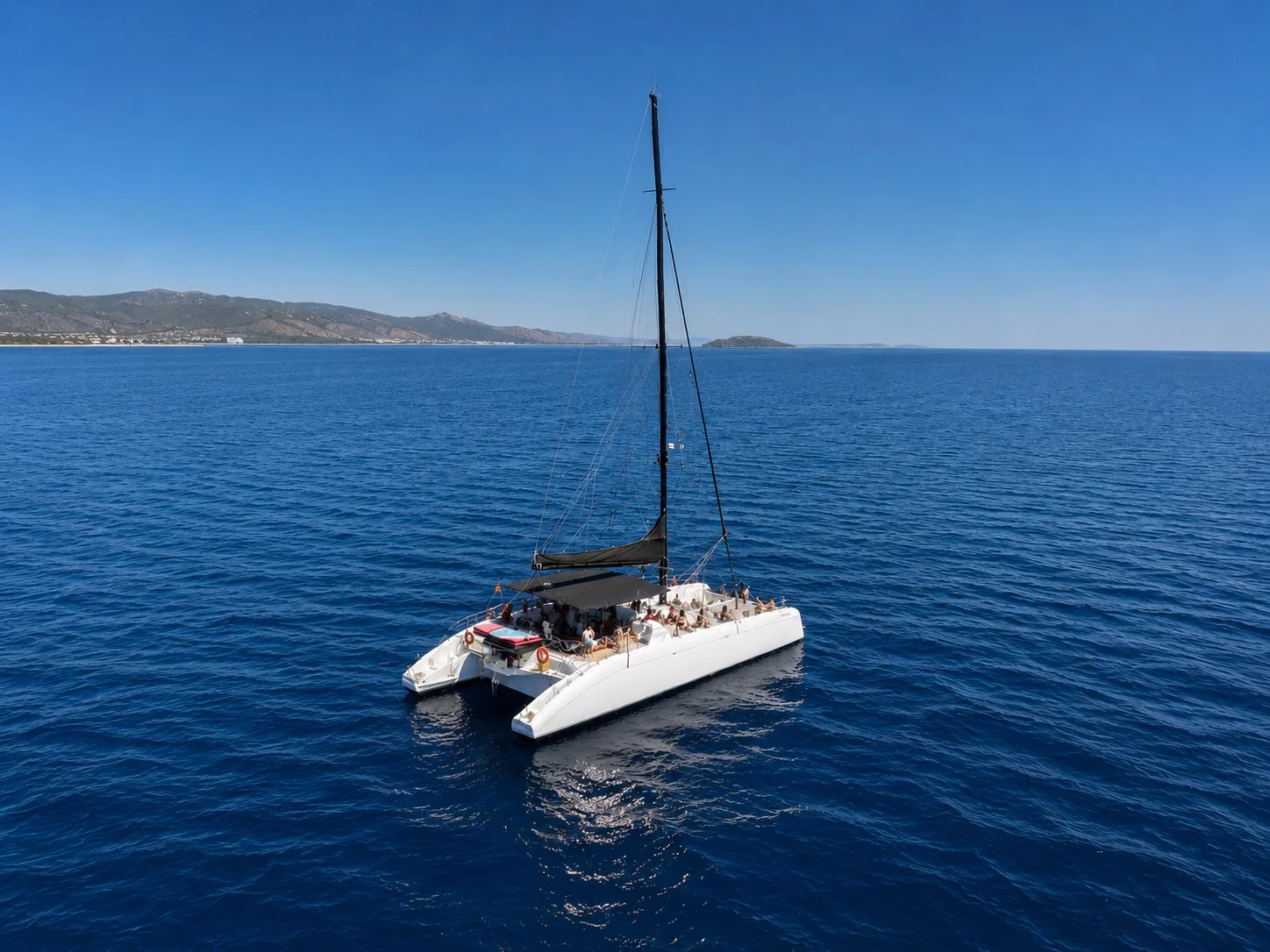 Catamarán Cat 115 — cubierta