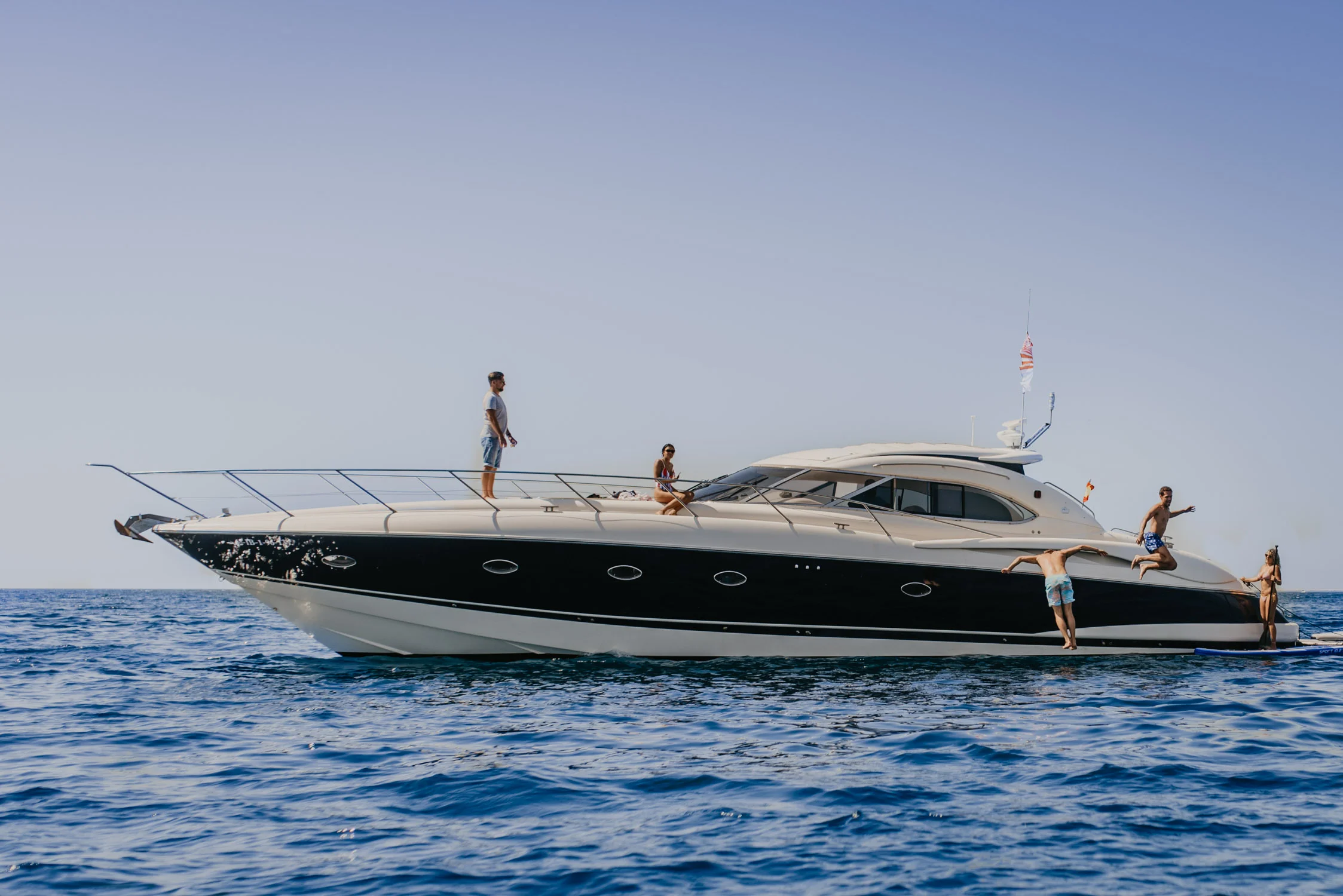 Sunseeker Predator 60 — underway